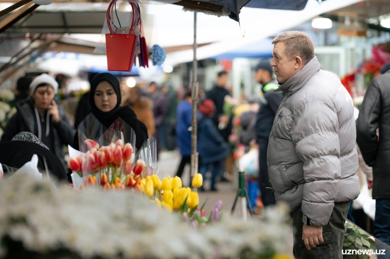 Как мужчины готовились к 8 Марта в Ташкенте. Фоторепортаж