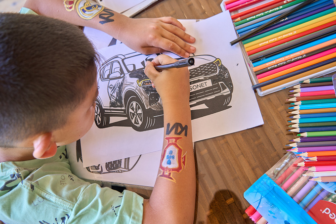 Kia Go!: бренд Kia отпраздновал годовщину кроссовера Sonet в Узбекистане