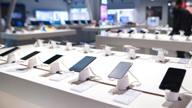 Объем легального импорта смартфонов в Узбекистан за полгода достиг почти 200 миллионов долларов