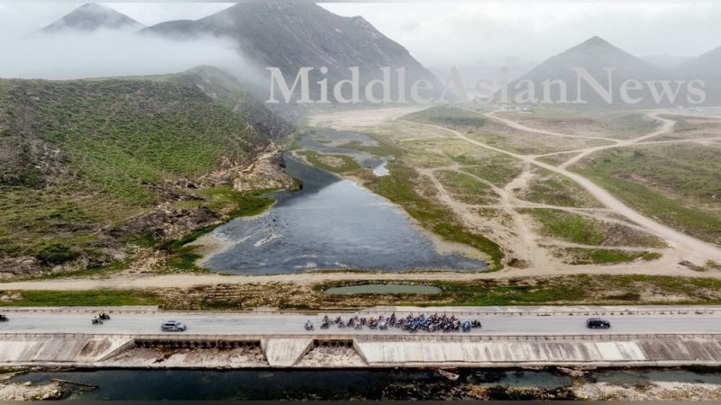 Dhofar Classic в Омане: монгольский велогонщик Тэгшбаяр Батсайхан завоевал бронзу