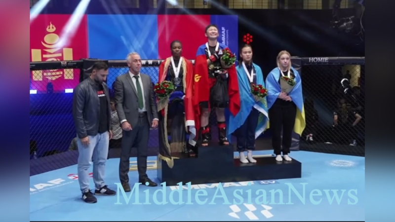 Алтанчимэг стала первой чемпионкой мира по смешанным боевым искусствам среди молодежи. Видео