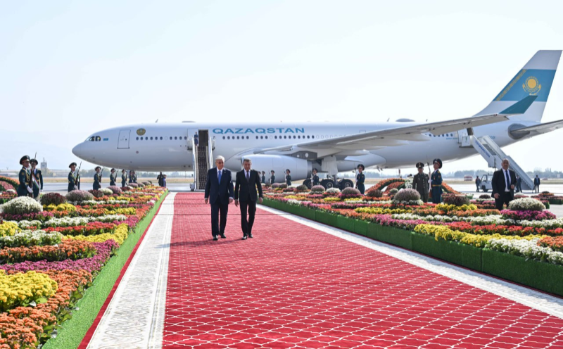 Касым-Жомарт Токаев прибыл с визитом в Душанбе