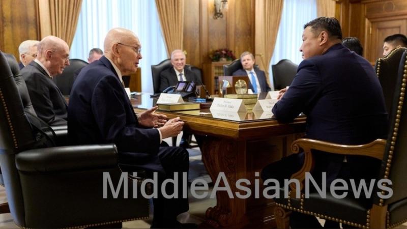 Посол Монголии в США встретился с Первым Президентством в штаб-квартире Церкви