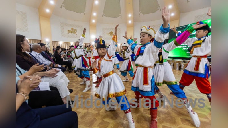 Как Церковь Иисуса Христа помогает школьникам сельской Монголии «мечтать о большем». Фото