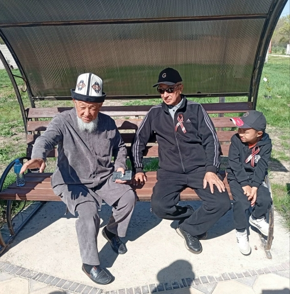 Можно памятник воздвигнуть&hellip; А можно посадить (фоторепортаж)