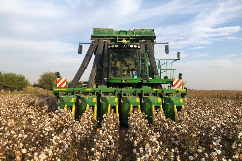Узбекистан закупит сельхозтехнику у американской John Deere за $300 млн