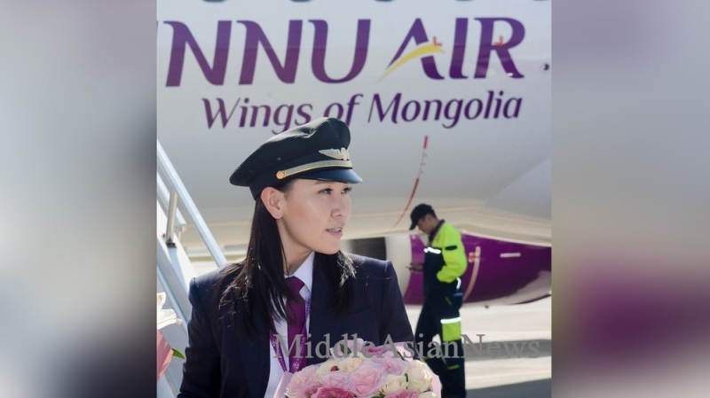 Небо. Самолет. Девушки. В авиакомпании Hunnu Air работает вторая девушка-пилот