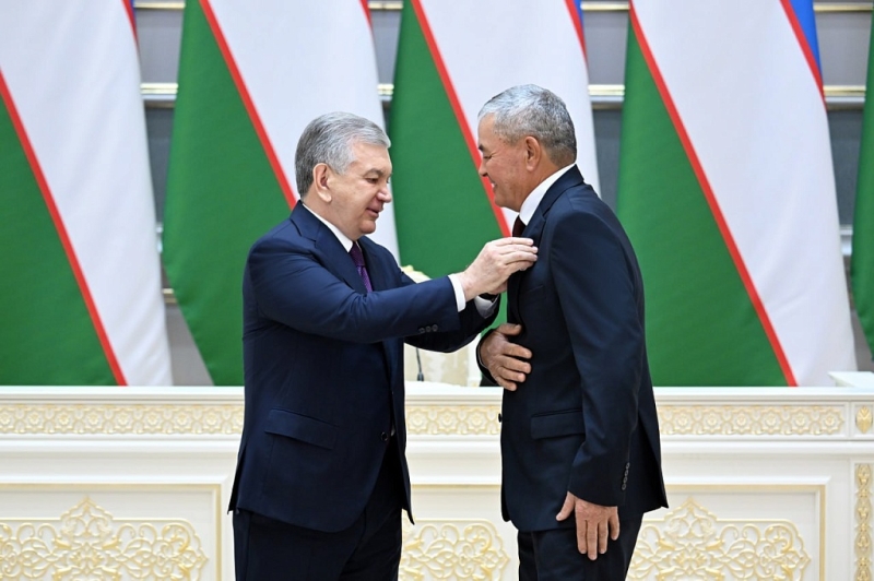 Президент вручил более 110 работникам сельского хозяйства государственные награды