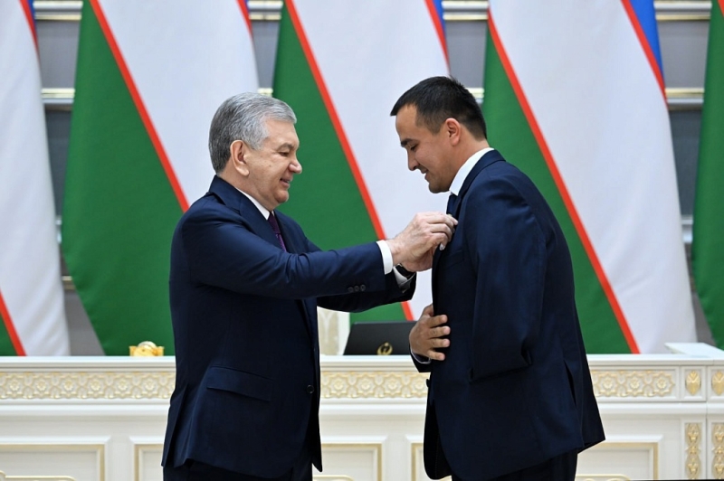 Президент вручил более 110 работникам сельского хозяйства государственные награды