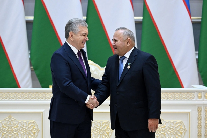 Президент вручил более 110 работникам сельского хозяйства государственные награды